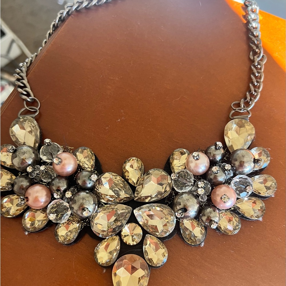 Gray crystal chain necklace
